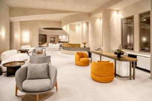 Гостиная зона в Santo Pure Oia Suites & Villas