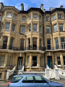 Gallery image of Spacious Hove sea view apartment in Brighton & Hove +13 photos