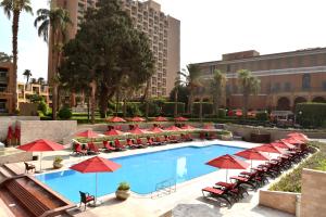 Bazén v ubytování Cairo Marriott Hotel & Omar Khayyam Casino nebo v jeho okolí