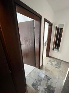 Lubata 5 Apartments tesisinde bir banyo