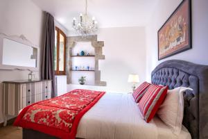 A bed or beds in a room at Residenza le Colline del Paradiso