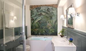 A bathroom at Residenza le Colline del Paradiso