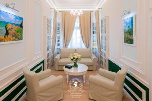 Posezení v ubytování Revelton Suites Karlovy Vary + 37 fotografií