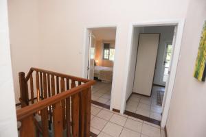 Mynd úr myndasafni af Fully furnished luxury villa 3 right on a blue ocean í Belle Mare