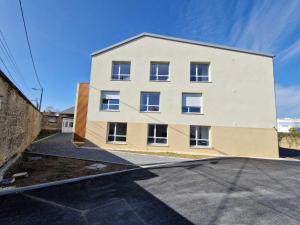 Budova, v ktorej sa apartmán nachádza