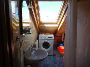 A bathroom at AB Preveza Apartments -15 Meters Over the Sea