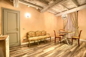 Istumisnurk majutusasutuses Casa Cannella con AC e wifi in borgo ligure