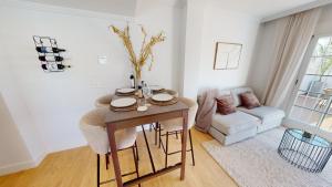 Posedenie v ubytovaní El Dorado Marbella - Totally Renovated Apartment
