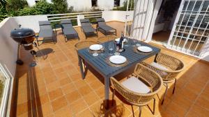Posedenie v ubytovaní El Dorado Marbella - Totally Renovated Apartment