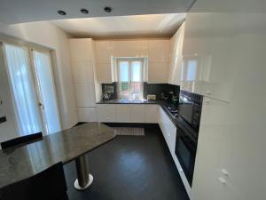 A kitchen or kitchenette at Villa Niccolò