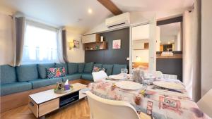 Fotografia z galérie ubytovania Mobile-home La Mado Camping SIBLU v destinácii Fréjus