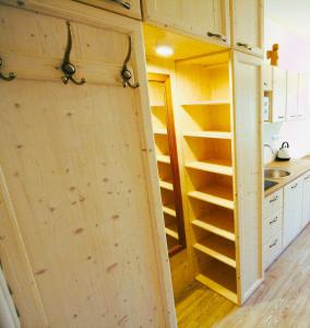 Kuchyň nebo kuchyňský kout v ubytování Stylový vesnický apartmán v soukromí M. Skála Český Ráj