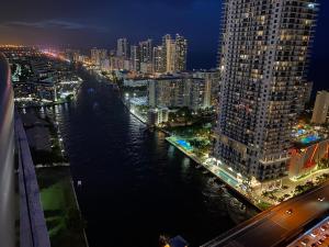 哈兰代尔海滩景观或在公寓看到的城市景观