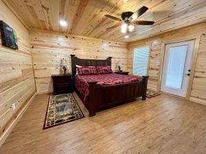 Fotografie z fotogalerie ubytování The Hitching Post: Spacious 5BR/4BA Rancher v destinaci Pigeon Forge