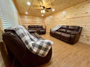 Fotografie z fotogalerie ubytování The Hitching Post: Spacious 5BR/4BA Rancher v destinaci Pigeon Forge