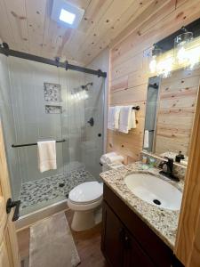 Fotografie z fotogalerie ubytování The Hitching Post: Spacious 5BR/4BA Rancher v destinaci Pigeon Forge