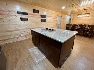 Fotografie z fotogalerie ubytování The Hitching Post: Spacious 5BR/4BA Rancher v destinaci Pigeon Forge