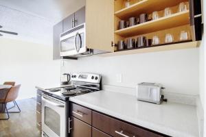 صورة لـ Foster City 2BR w Gym Pool WD nr highways SFO-567 في مدينة فوستر