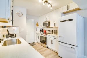Central Henderson Retreat Near Dining and Lake Mead!