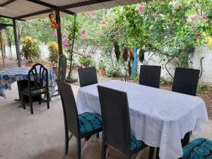 Reštaurácia alebo iné gastronomické zariadenie v ubytovaní Hospedaje y eventos Quinta de las flores