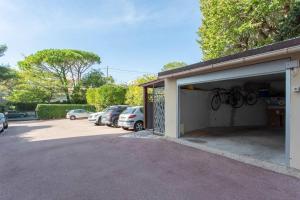 Φωτογραφία από το άλμπουμ του A6- 2 BDR Incredible Sea View - AC, Garage & Terrace στην Αντίμπ