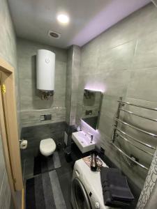 Ένα μπάνιο στο Luxury Room_Karavaeva +23 φωτογραφίες