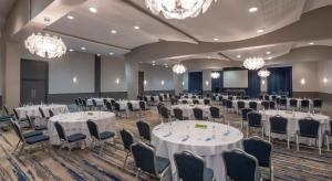 مطعم أو مكان آخر لتناول الطعام في Pillo Hotel & Leisure Club