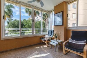 Fotografia z galérie ubytovania Apartamento con piscina y parking - Playa San Juan v Alicante