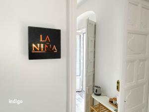 Certifikát, ocenenie alebo iný dokument vystavený v ubytovaní Casa Cristóbal Colón habitaciones con vistas a Semana Santa y Fiestas
