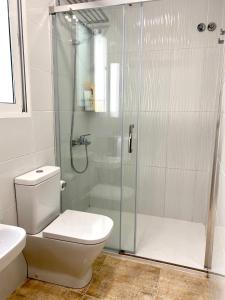Ένα μπάνιο στο Apartamento Vinaròs (5 min andando del centro)