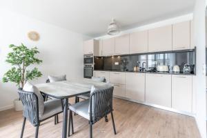 Kuchnia lub aneks kuchenny w obiekcie Disneyland-Paris 4pers Wifi, Parking