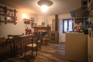 A kitchen or kitchenette at Casetta Nonna Augusta (Spello 9 km-Assisi 12 km)