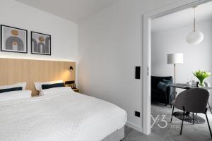 Saint Martin by Y3 Hotels, Old Town with Wellness客房内的一张或多张床位