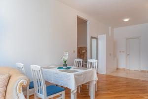 Posezení v ubytování Alex Lux sea view apartment 1