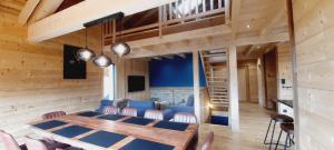 Część wypoczynkowa w obiekcie Chalet l'Appel de la Forêt