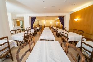 Posezení v ubytování Céline hôtel le miridan
