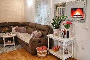 A seating area at Apartment Petra