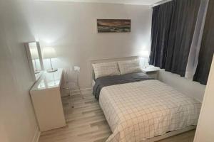 Photo de la galerie de l'établissement Central, convenient and comfortable 3 Bedrooms house near downtown Gatineau/Ottawa with free parking, à Gatineau