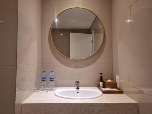 Koupelna v ubytování Crystalkuta Hotel - Bali