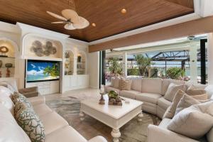 Istumisnurk majutusasutuses 571 Conover Ct