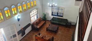 Ruang duduk di Casarão Hostel Peró