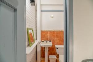 Bagno di Exclusive Full House near Beaches & Downtown