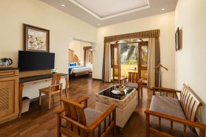 TV a/nebo společenská místnost v ubytování Fortune Resort Benaulim Goa - Member ITC Hotels' Group