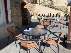 A restaurant or other place to eat at Castillo de Bulbuente de Luis Zueco