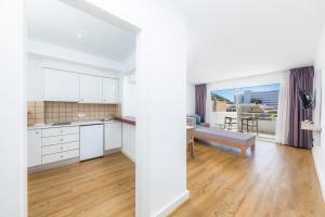 Kuchyňa alebo kuchynka v ubytovaní Apartament Massanet 2c