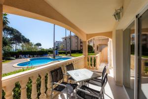 The swimming pool at or close to Oro Del Mar iv Apartamento 02