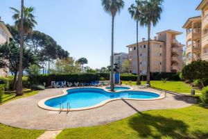 The swimming pool at or close to Oro Del Mar iv Apartamento 02