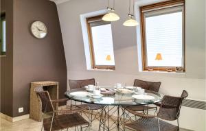 Posezení v ubytování Nice Apartment In Bredene With Kitchen