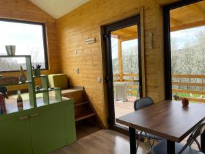 Rõdu või terrass majutusasutuses Tiny Heaven Chidea