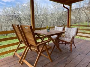 Rõdu või terrass majutusasutuses Tiny Heaven Chidea
